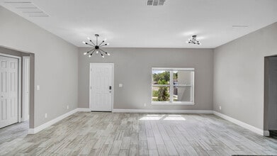 1566 April Ave, Unit Studio B in Deltona, FL - Building Photo - Building Photo