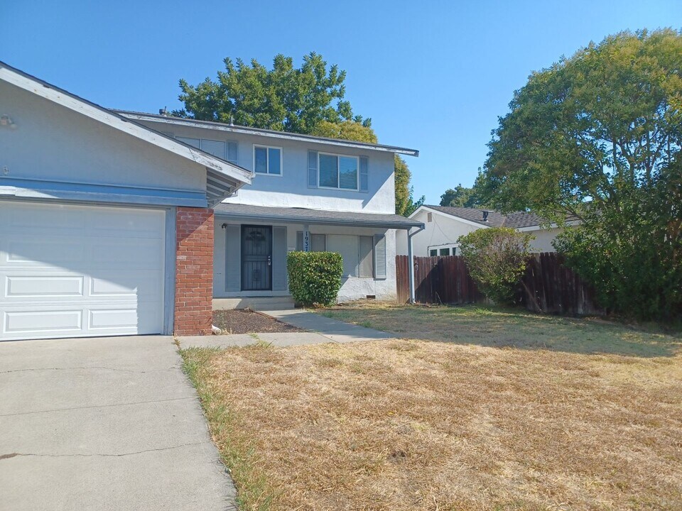1937 Forest Ln in Vacaville, CA - Building Photo