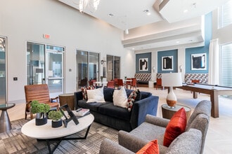 Icon at Yorktown in Houston, TX - Foto de edificio - Interior Photo