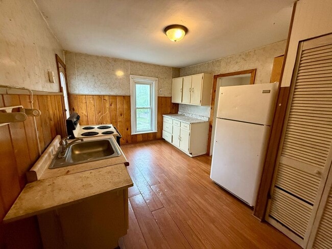 property at 516 Callon St