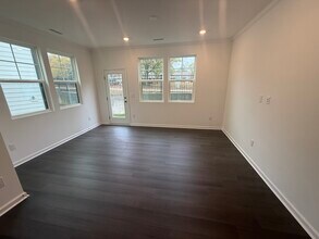 1512 Crescent Townes Wy in Raleigh, NC - Building Photo - Building Photo