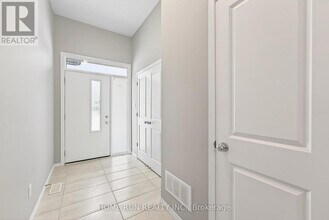 866 Paseana Pl. in Ottawa, ON - Building Photo - Building Photo