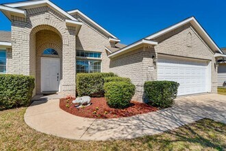 1204 Utopia Ln in Hutto, TX - Building Photo - Building Photo