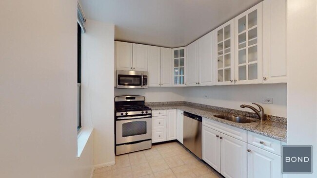247 W 87th St in New York, NY - Building Photo - Building Photo
