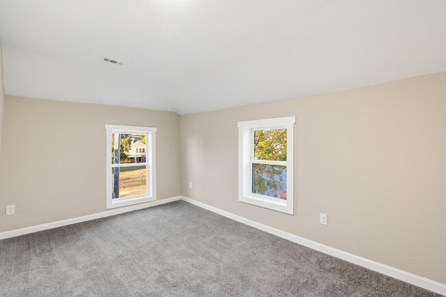 1310 Oakwood Ave in Raleigh, NC - Foto de edificio - Building Photo