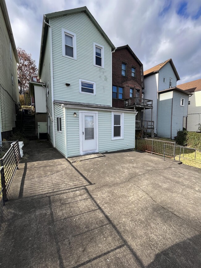 property at 1511 Ridge Ave