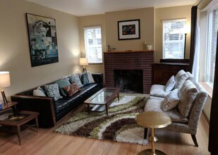 2243 NW Flanders St in Portland, OR - Foto de edificio - Building Photo