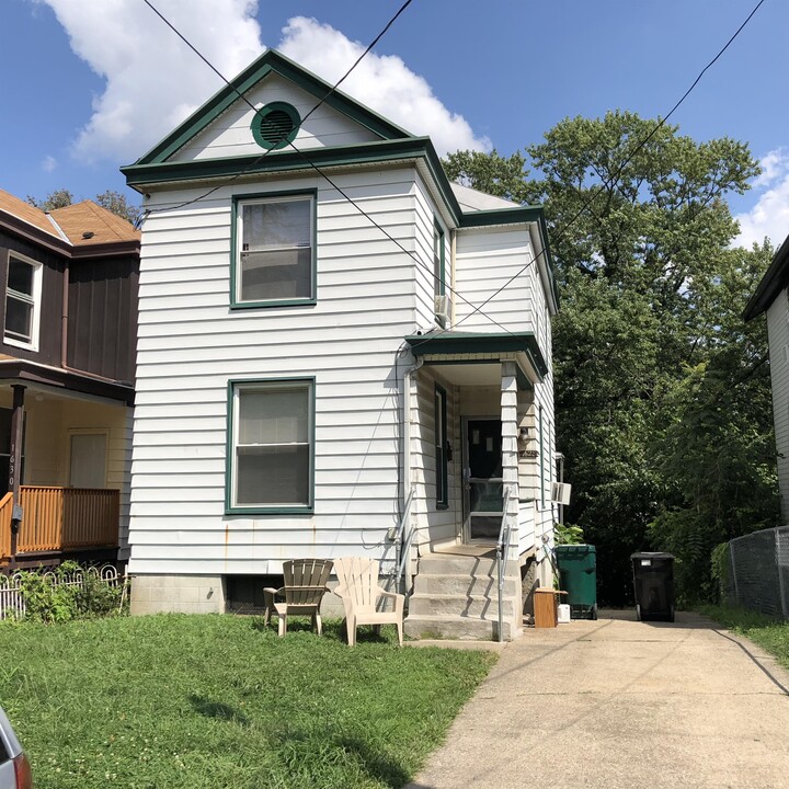 1628 Iliff Ave in Cincinnati, OH - Building Photo