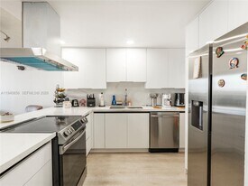 1825 W 44th Pl in Hialeah, FL - Building Photo