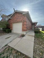 2146 Stonebrook Ln in Mesquite, TX - Building Photo