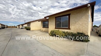 15952 Sequoia St in Hesperia, CA - Building Photo - Building Photo