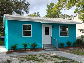 3454 14th Ave S, Unit 1 in St. Petersburg, FL - Foto de edificio - Building Photo