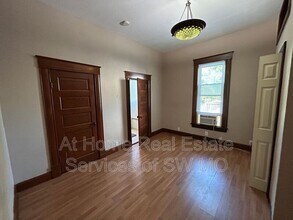 818 W Monroe Terrace in Springfield, MO - Building Photo - Building Photo