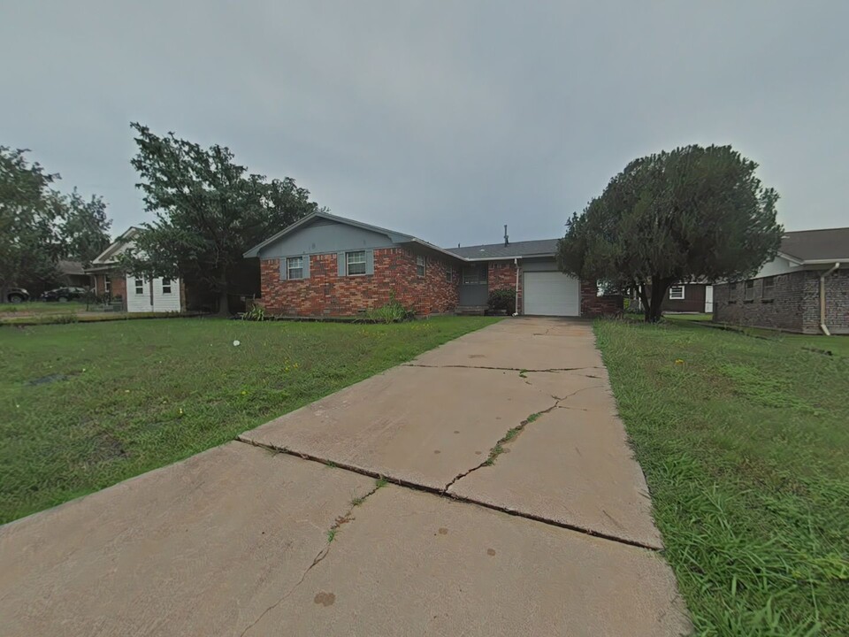 4456 NW Baltimore Ave in Lawton, OK - Foto de edificio