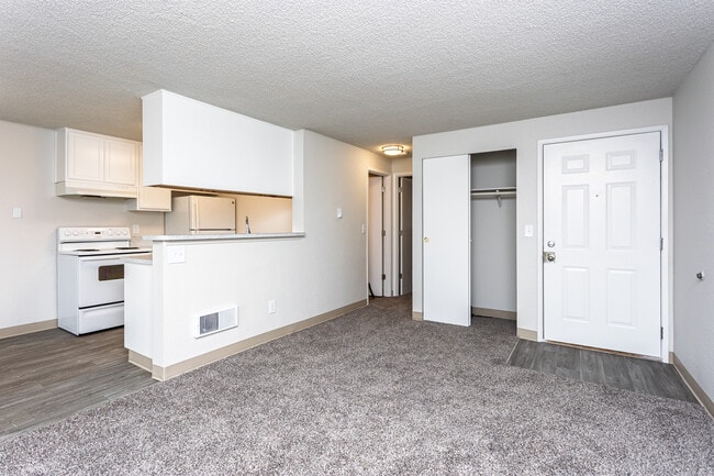 The Monroe in Tacoma, WA - Building Photo - Interior Photo