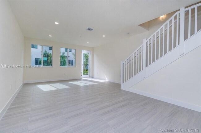 10226 NW 64th Terrace