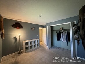 5900 Cedar Lk Rd S in Minneapolis, MN - Building Photo - Building Photo