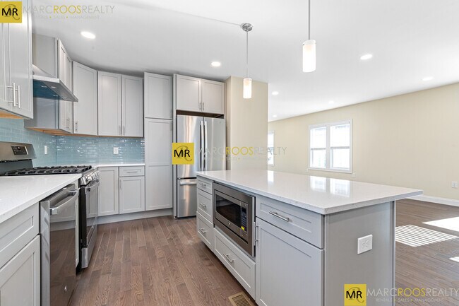 230 Fulton St in Medford, MA - Building Photo - Building Photo