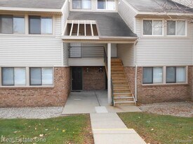 2830 Davison Ave in Auburn Hills, MI - Building Photo