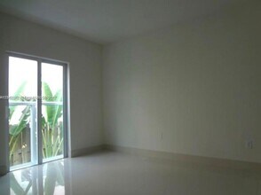 6891 Bay Dr in Miami Beach, FL - Building Photo - Building Photo