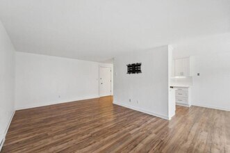 7001 Sand Point Way NE in Seattle, WA - Building Photo - Building Photo