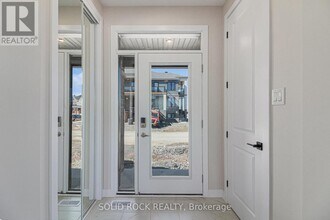 208 Beebalm Cres in Ottawa, ON - Building Photo - Building Photo