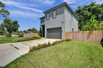 4593 Meadow Green Trail in Greenacres, FL - Foto de edificio - Building Photo