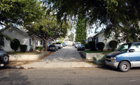 729-731 Venice Way in Inglewood, CA - Foto de edificio - Building Photo