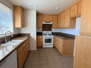 9236 Peach Ave in California City, CA - Building Photo - Building Photo