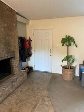 2102 Ann Arbor Ave, Unit A in Austin, TX - Building Photo - Building Photo