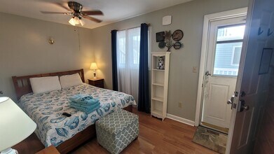 12 G St in Hampton, NH - Building Photo - Building Photo