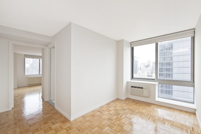 271 W 47th St-Unit -33B in New York, NY - Building Photo - Building Photo