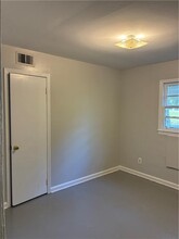 613 Wesley Ln E in Mobile, AL - Building Photo - Building Photo