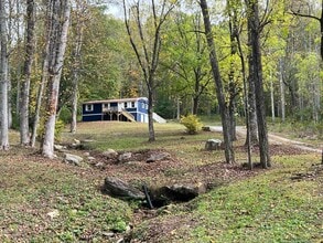 54 Sam King Rd in Hendersonville, NC - Foto de edificio - Building Photo