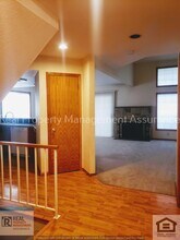 2067 Sunray Cir in West Linn, OR - Building Photo - Building Photo