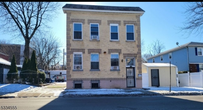 89 Tremont Ave, Unit 1