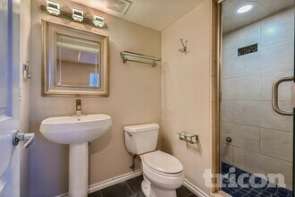 5400 Cloverbrook Cir in Littleton, CO - Building Photo - Building Photo