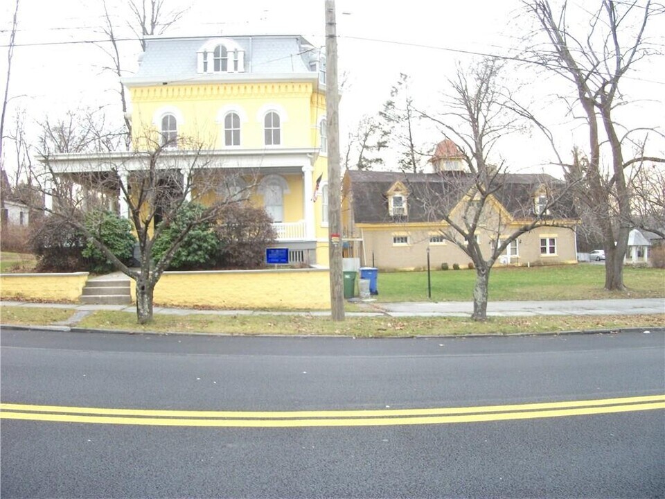 146 S Church St in Goshen, NY - Building Photo