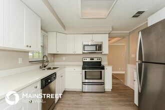 503 Lisa Ln in Brandon, FL - Building Photo - Building Photo