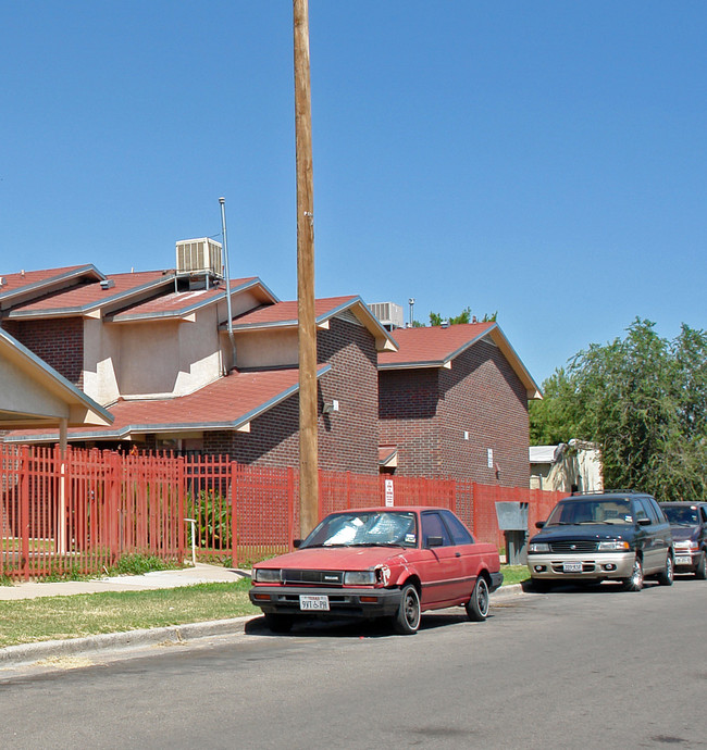 1009-1013 S St Vrain St in El Paso, TX - Building Photo - Building Photo