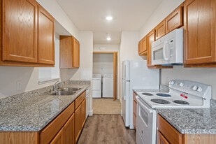 Coopers Landing Apartments in Kalamazoo, MI - Building Photo