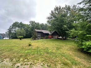 7 Christie Ln in Fort Edward, NY - Foto de edificio - Building Photo
