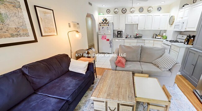 12 Dean Rd in Brookline, MA - Building Photo - Building Photo