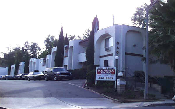 3557 Kenora Dr in Spring Valley, CA - Foto de edificio - Building Photo