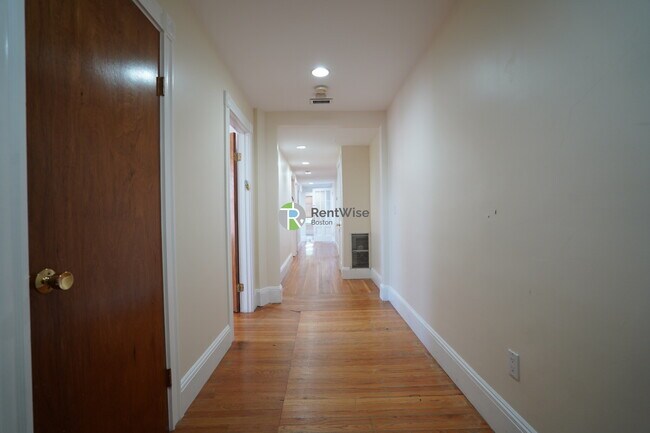 12 Dean Rd
