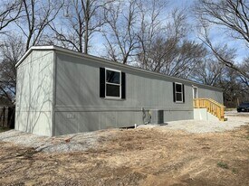 7699 Peden Rd in Azle, TX - Building Photo