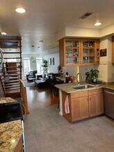 126 Burnett St in Baltimore, MD - Foto de edificio - Building Photo