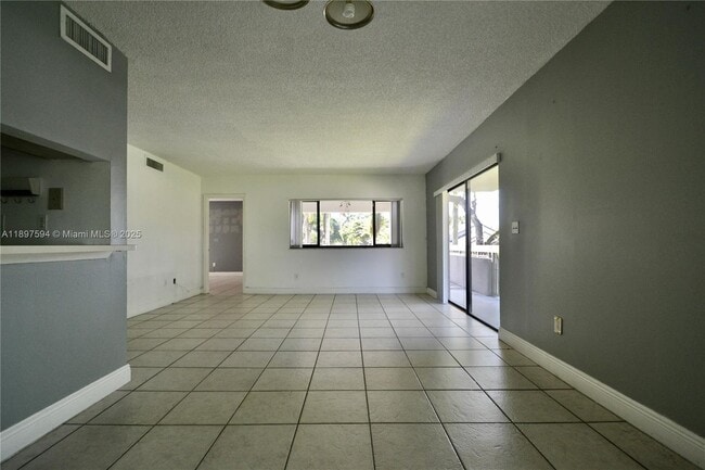 13240 SW 88th Ln in Miami, FL - Building Photo - Building Photo