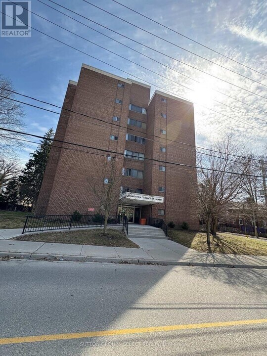 75-175 Albert St in London, ON - Building Photo