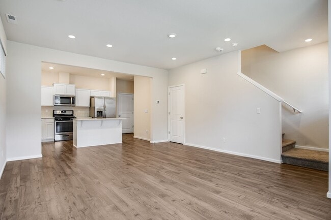 834 N 18th Ave in Cornelius, OR - Building Photo - Building Photo